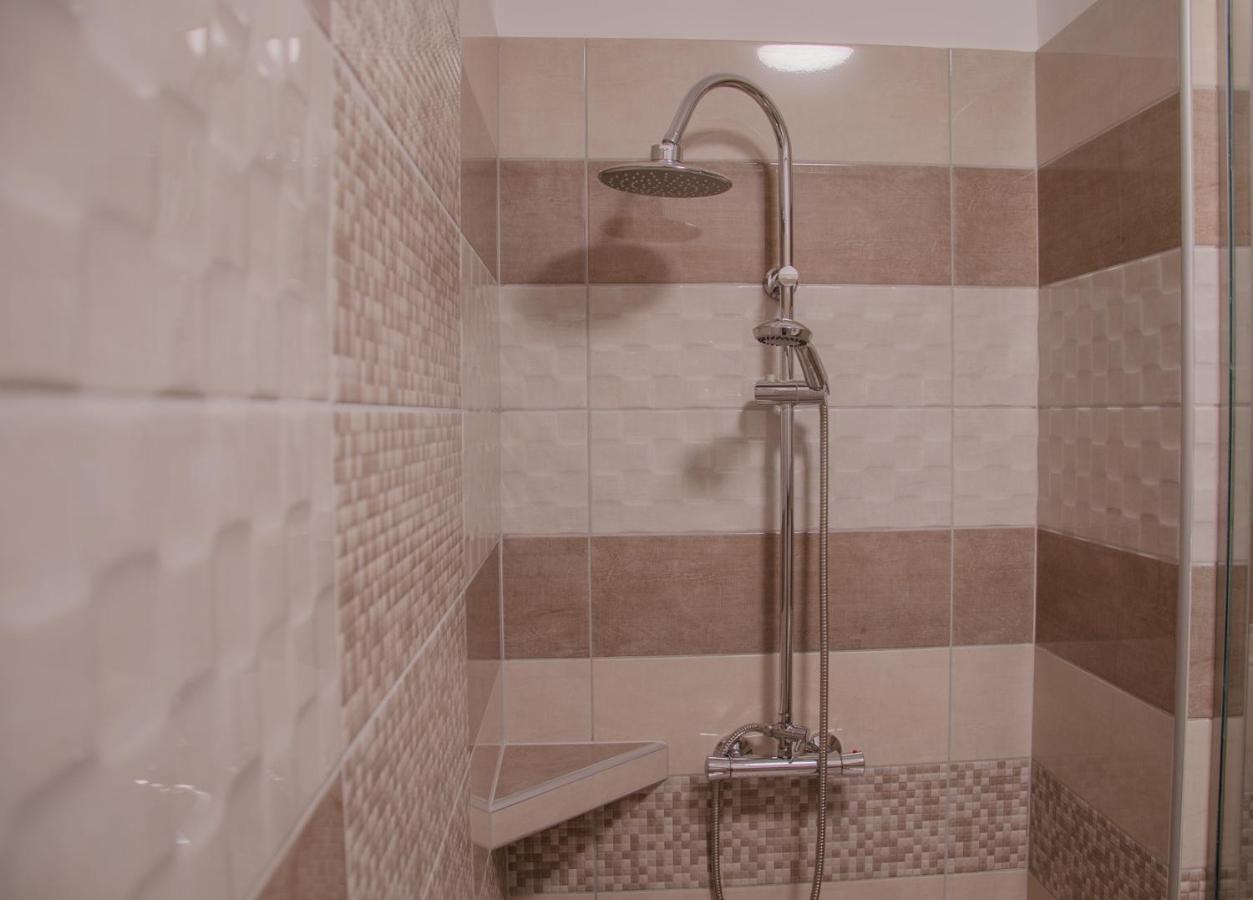 Oros House Apartmanhaz Oroshaza Luaran gambar