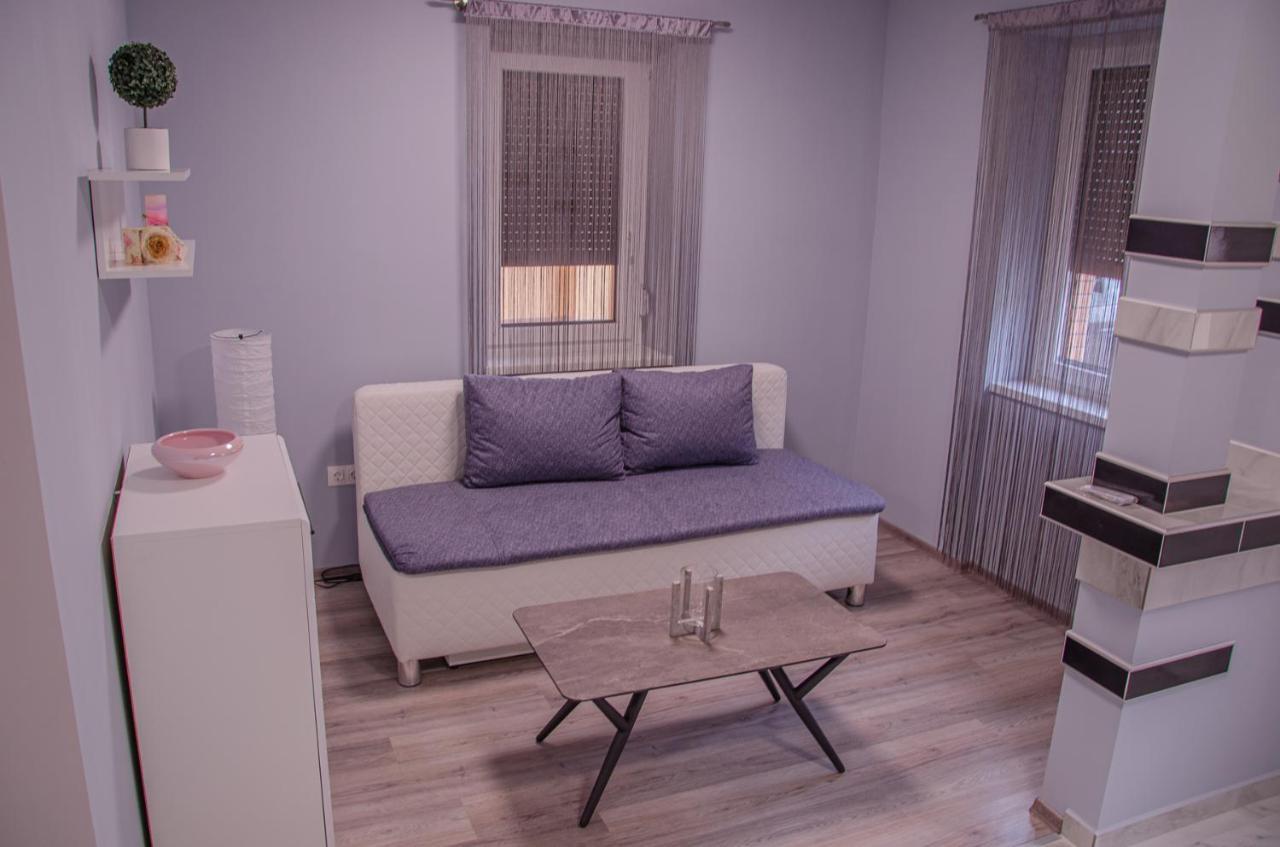 Oros House Apartmanhaz Oroshaza Luaran gambar