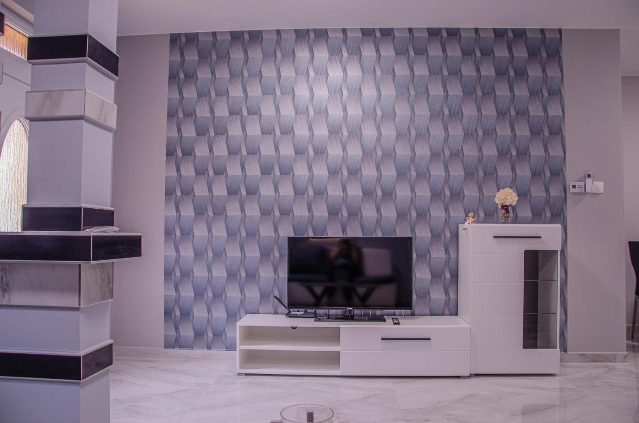 Oros House Apartmanhaz Oroshaza Luaran gambar