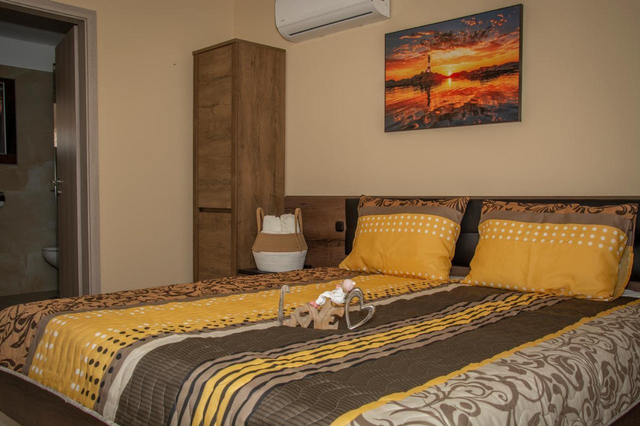 Oros House Apartmanhaz Oroshaza Luaran gambar