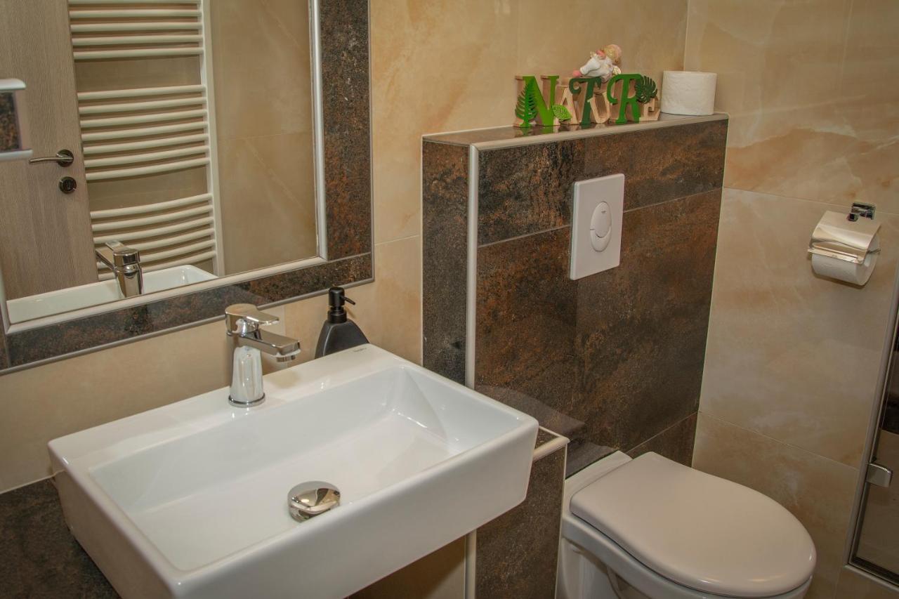 Oros House Apartmanhaz Oroshaza Luaran gambar