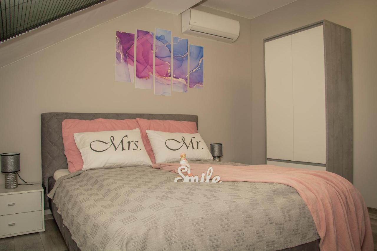 Oros House Apartmanhaz Oroshaza Luaran gambar