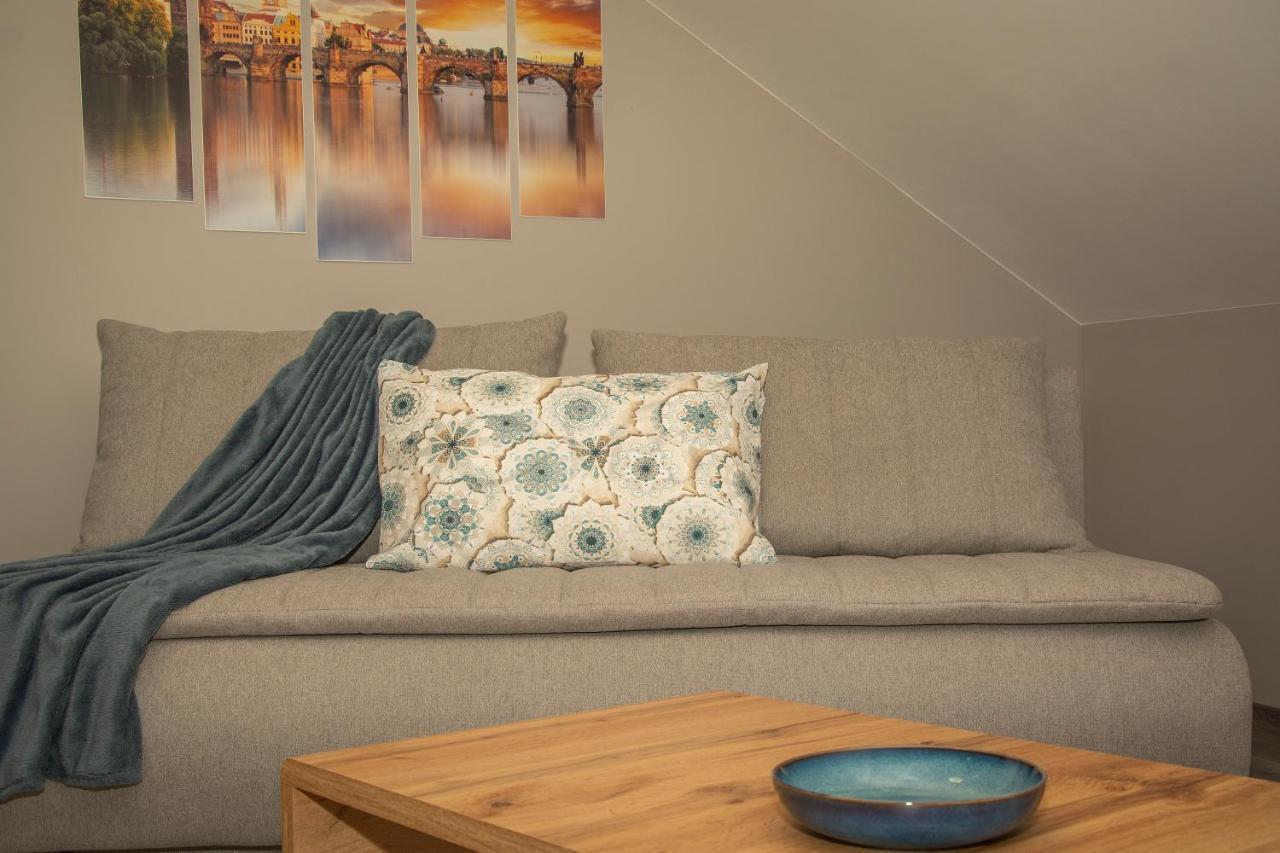 Oros House Apartmanhaz Oroshaza Luaran gambar