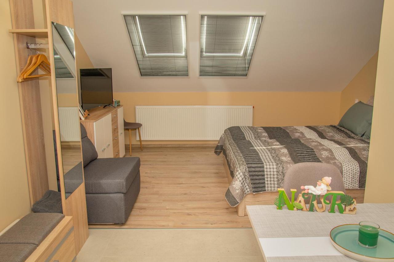 Oros House Apartmanhaz Oroshaza Luaran gambar