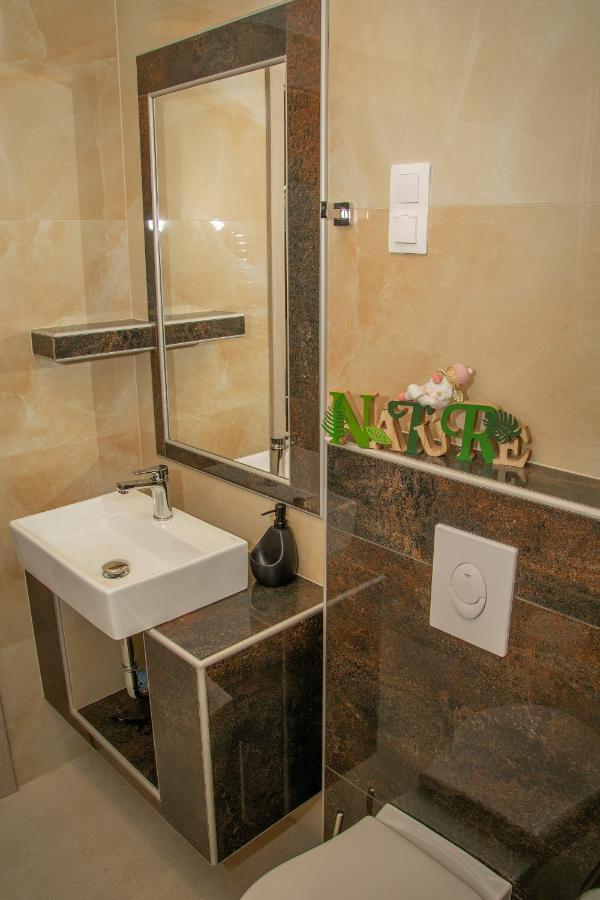 Oros House Apartmanhaz Oroshaza Luaran gambar